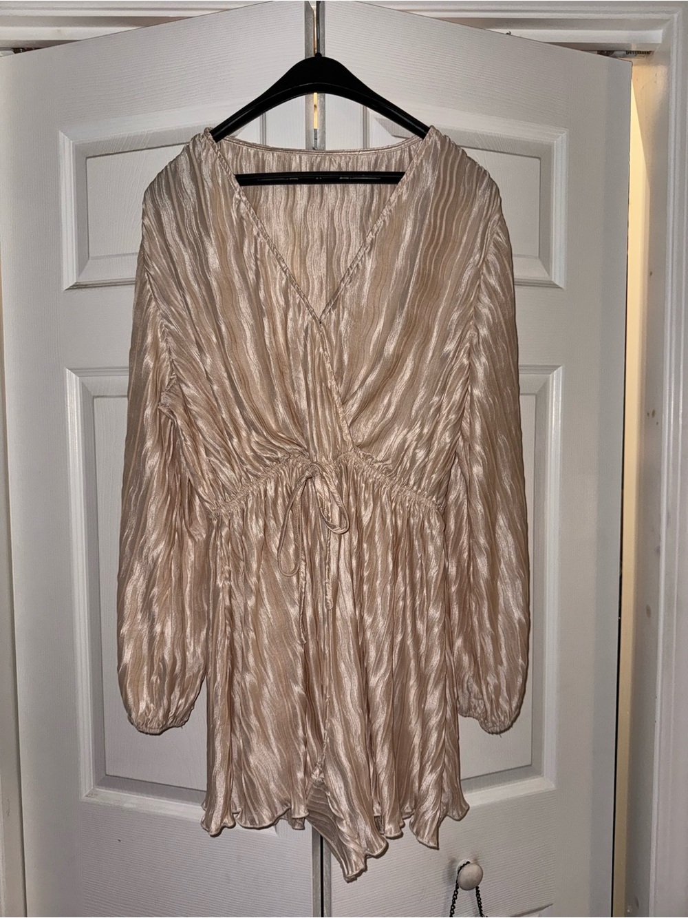 Cupshe Champagne Crinkle V-Neck Romper